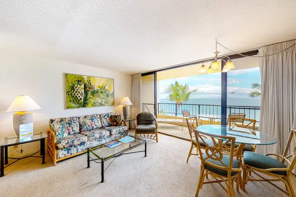Bright Coastal Living With Ocean Views