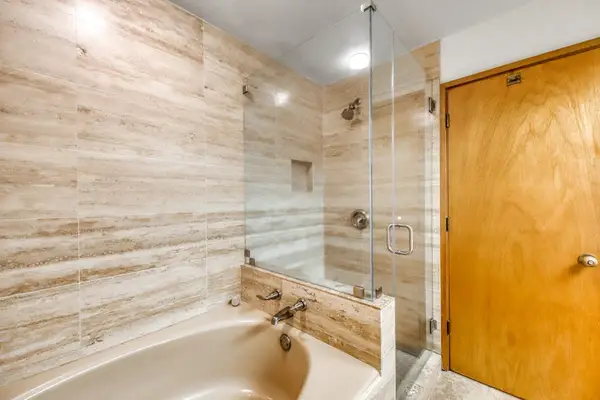 Spacious Bathroom With Soaking Tub