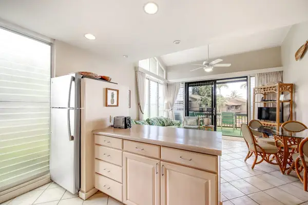 Bright Kitchen With Modern Finishes