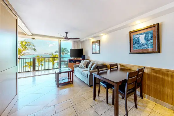 Enjoy meals with beautiful ocean views