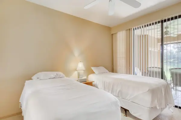 Comfortable Twin Bedroom Perfect For Families