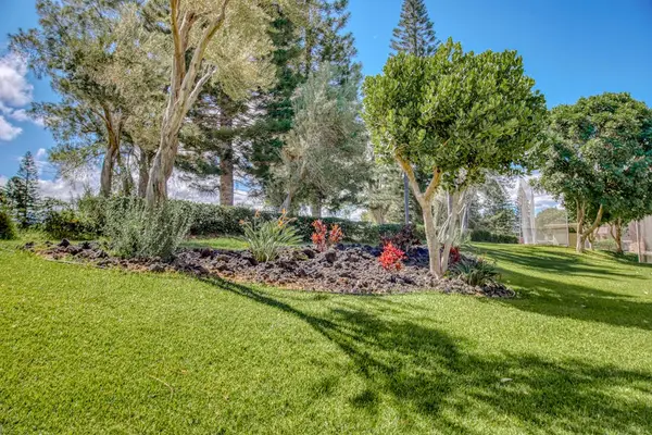 Lush Island Gardens Right Outside Your Door