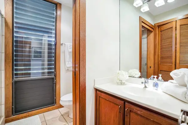 Refresh yourself in this bright modern bathroom