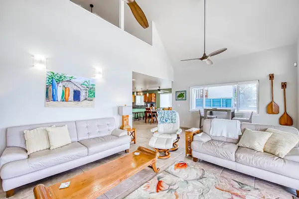 Relax In Airy Beachside Comfort