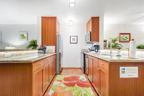 Stylish Kitchen with Contemporary Finishes