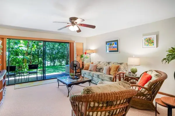 Gather together in this bright living space