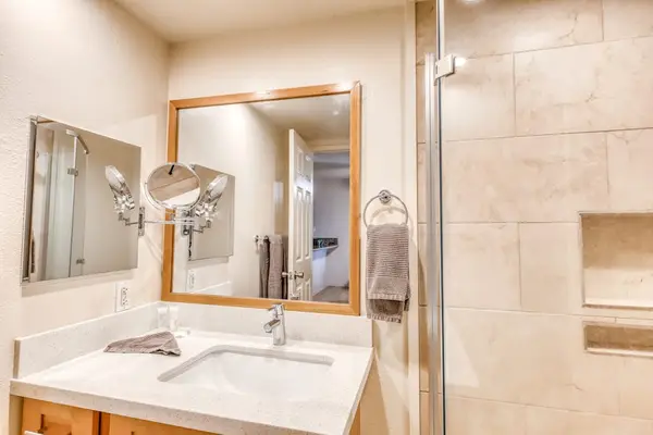Fresh and functional bathroom offers comfort after exciting island adventures every day