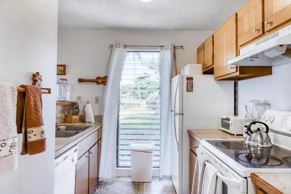 A bright kitchen ready for easy vacation meals