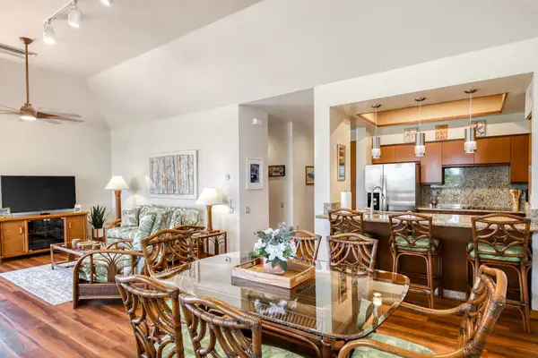 Open Concept Living Perfect For Gathering