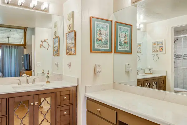 Spacious ensuite bathroom with vanity