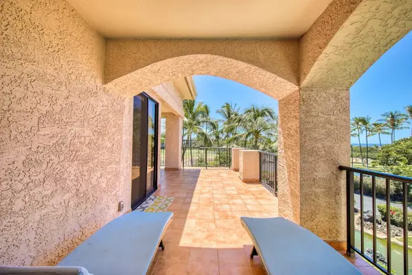 Grand Covered Lanai Made For Island Living