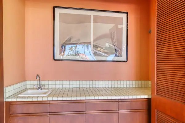 Convenient outdoor sink makes rinsing fresh produce and gear simple after adventures