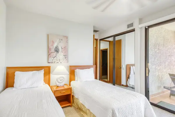 Cozy Twin Bedroom Perfect For Family Stays