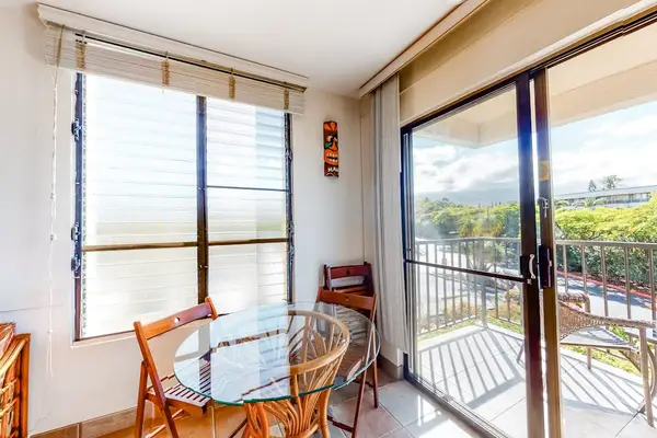 Enjoy breakfast by the lanai while taking in the fresh air and beautiful outdoor views