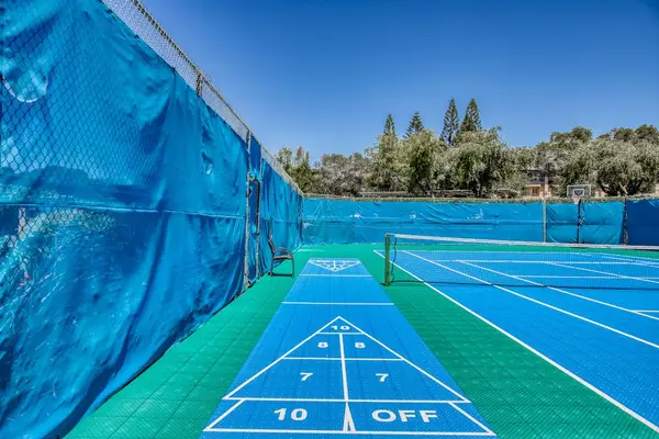 Additional tennis court for guests to enjoy.