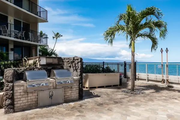 Gas grills located at the pool so that you can girl your fresh fish you catch.