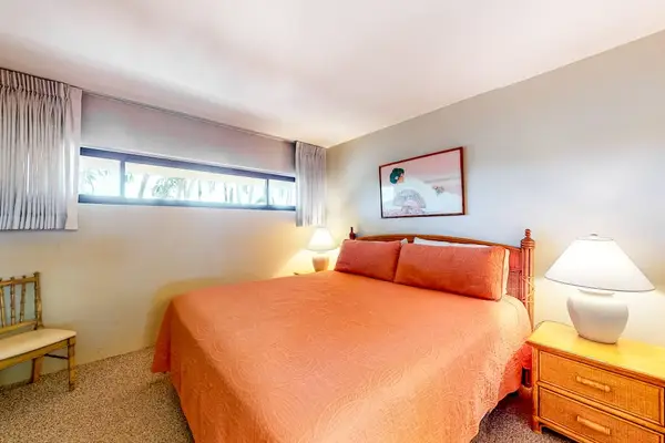 Master bedroom with en-suite bathroom