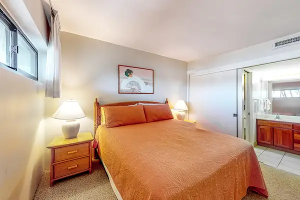 Master bedroom with en-suite bathroom