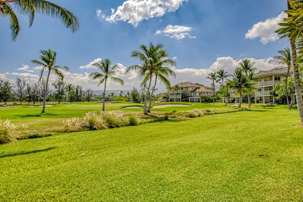 Peaceful Tropical Park Just Nearby