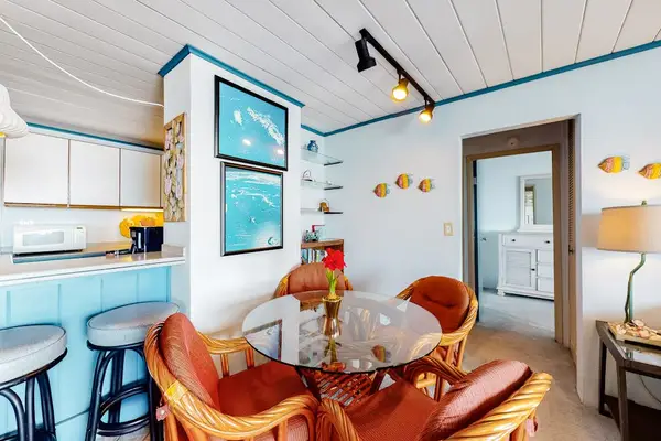 Dining room for seating for any home cooked meals the chef in you wants to prepare.