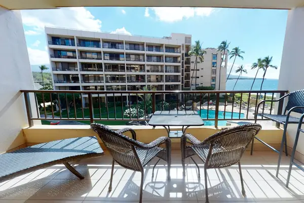 Private Outdoor Lanai Ideal For Morning Coffee And Sunset Cocktails