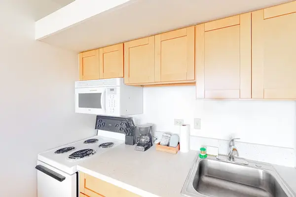 Fully equipped kitchen with everything needed for easy home cooked meals daily