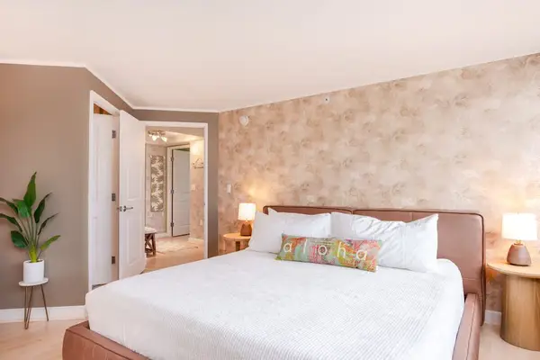 Unwind in a beautifully made king bed