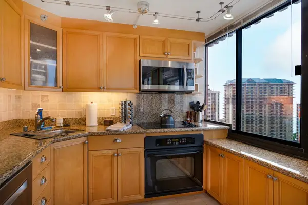 Sunlit kitchen for brighter mornings