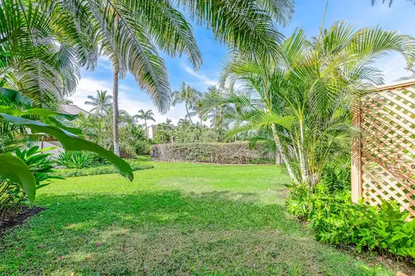 Lush Tropical Garden Retreat
