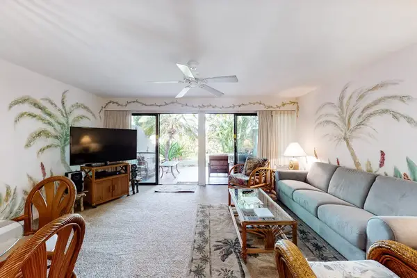 Bright Island Living With Garden Access