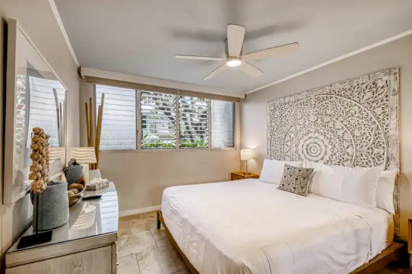 Serene Bedroom With Modern Island Style