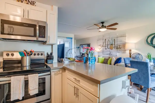 Stylish Coastal Kitchen With Modern Finishes