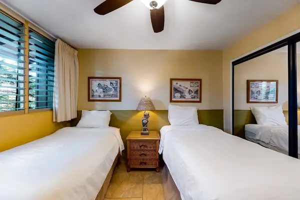 Comfortable Twin Bedroom Retreat