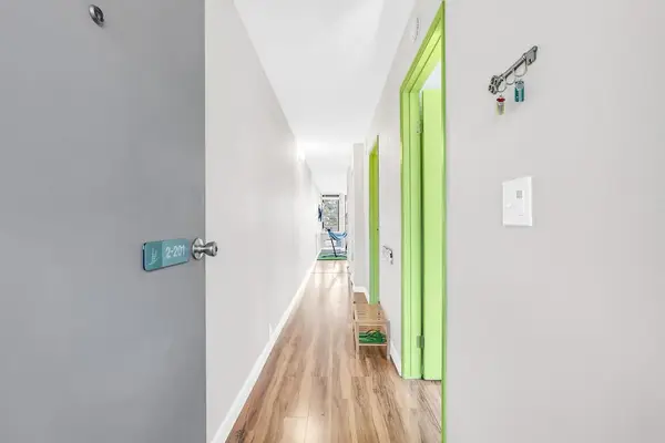 Bright & Welcoming Entrance Hallway