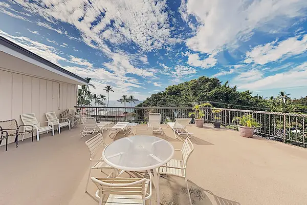 Rooftop Retreat With Panoramic Views