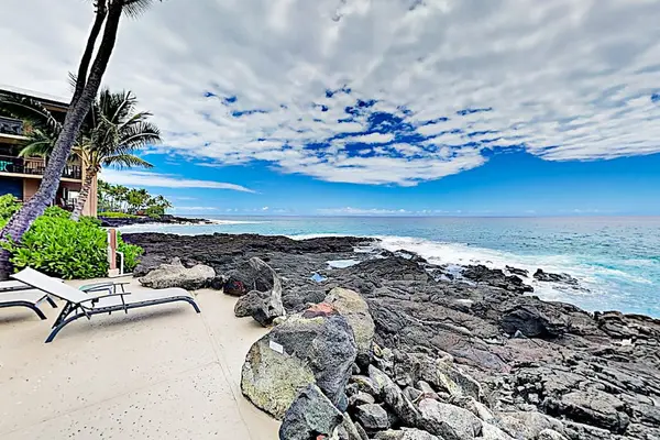 Lava Rock Coastline & Ocean Views