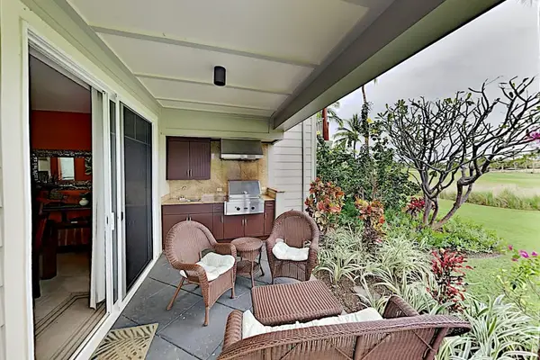 Private lanai with an outdoor kitchen for you use for all of the fresh fish you will catch while here.