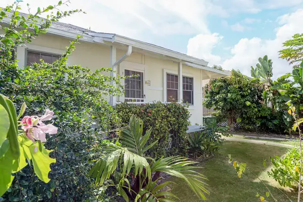 Stretch out and enjoy the inviting backyard during your unforgettable island getaway