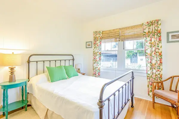 Wake refreshed in the comfortable queen bed ready for island adventures ahead