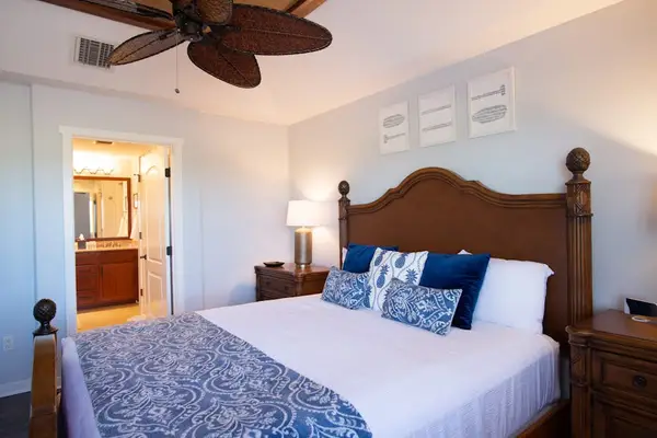 Master bedroom with king bed, en-suite bathroom and flat screen tv.