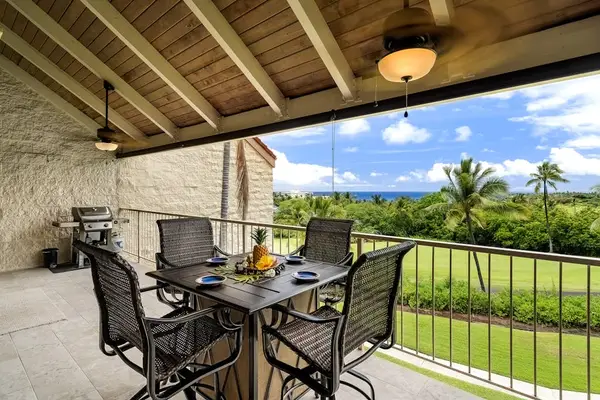 Private Balcony Lounge & BBQ Area