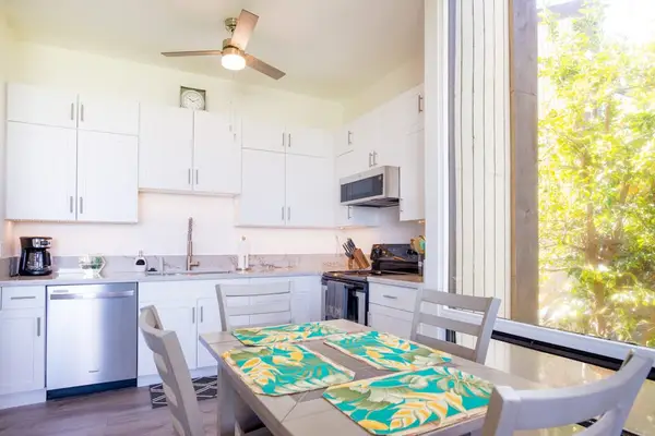 Sunny Breakfast Nook Beside The Kitchen