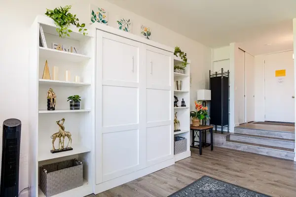 Smart Murphy Bed Maximizing Living Space