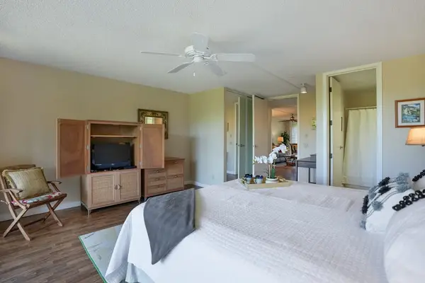 Comfortable Bedroom With Island Breeze