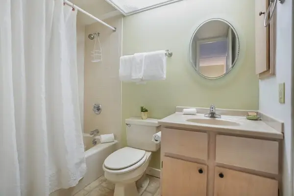 Bright And Welcoming Guest Bathroom