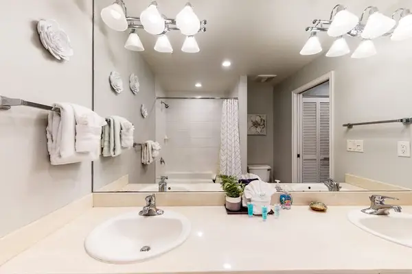 Double Vanity Bathroom Suite