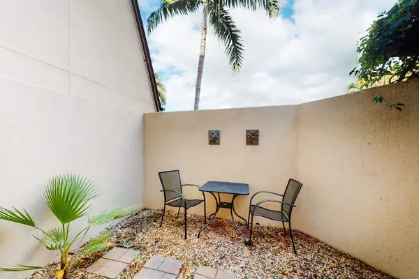 Private Courtyard Seating Nook (