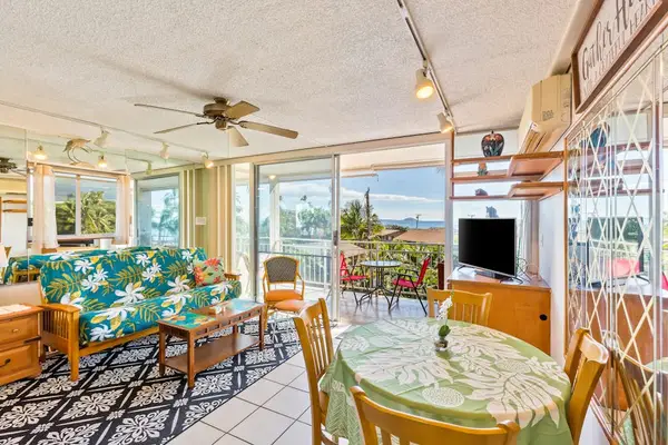 Indoor-Outdoor Dining Experience