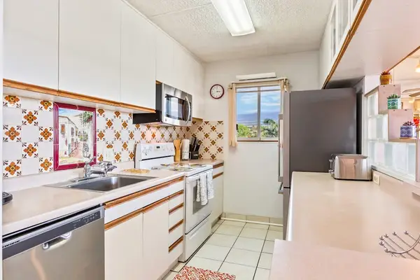 Spacious Kitchen With Everything You Need