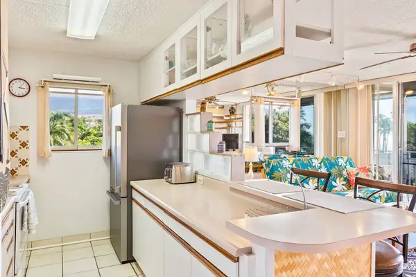 Open Kitchen With Breakfast Bar